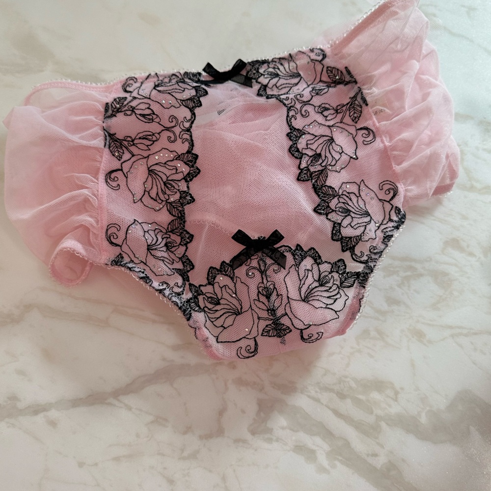 NWT Victoria’s Secret Dream Angels pink and black lace tulle panty